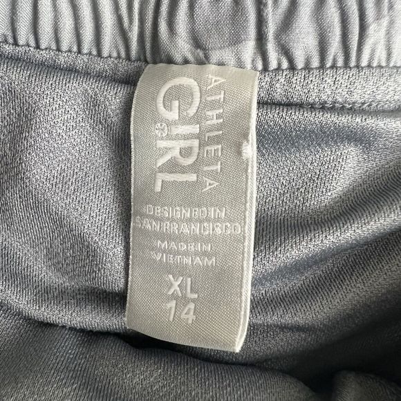 Athleta Girl Gray Camo Need‎ For Speed 2.5" Short XL 14 - Picture 9 of 10